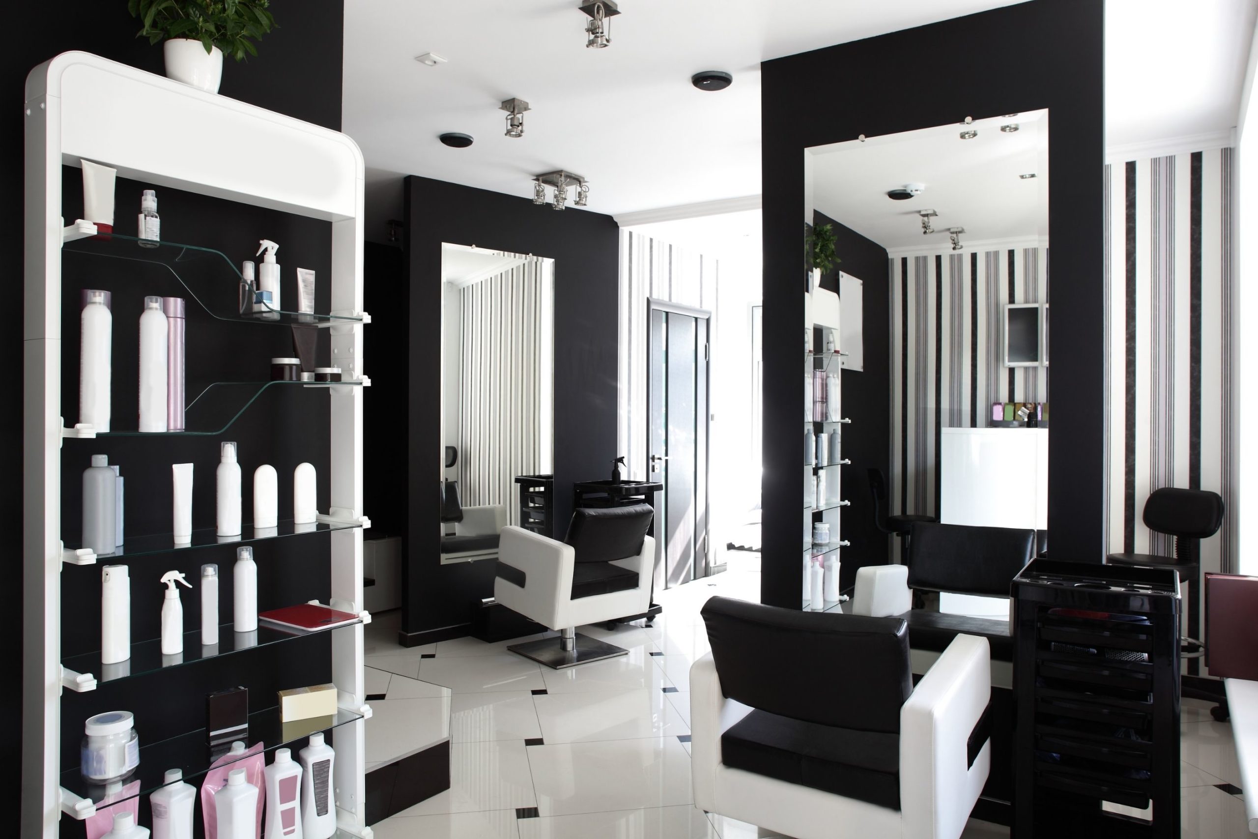 How Beauty Salons Can Benefit From Payroll Financing